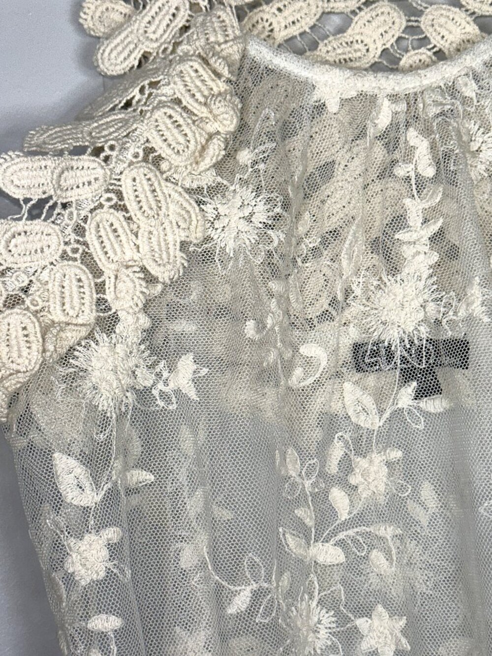 Cleo Apparel Lace Boho Floral Embroidered Scalloped Sheer Tank Top Blouse Top L - Picture 4 of 9